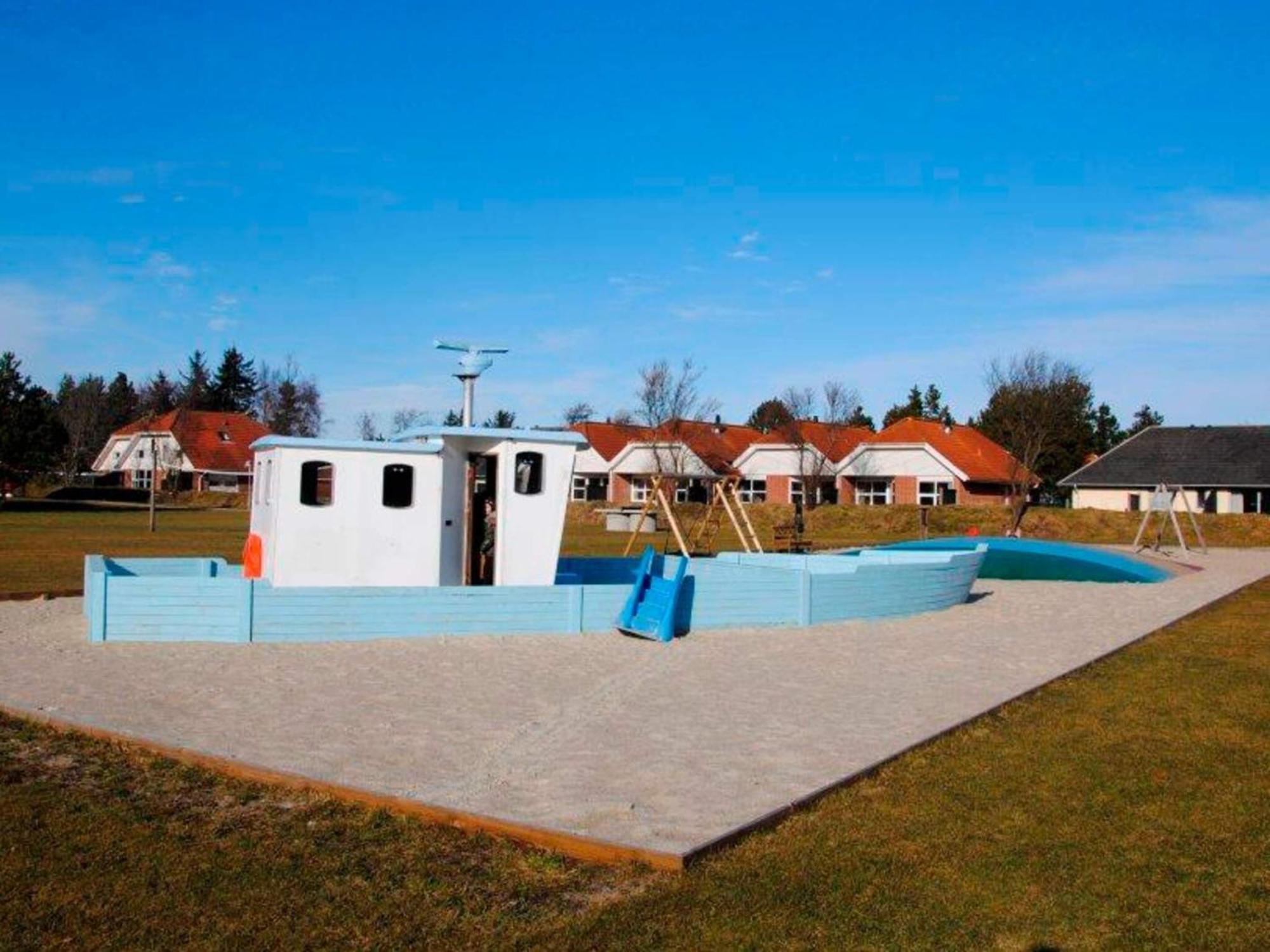 6 Person Holiday Home On A Holiday Park In Bl Vand Blavand Exterior photo